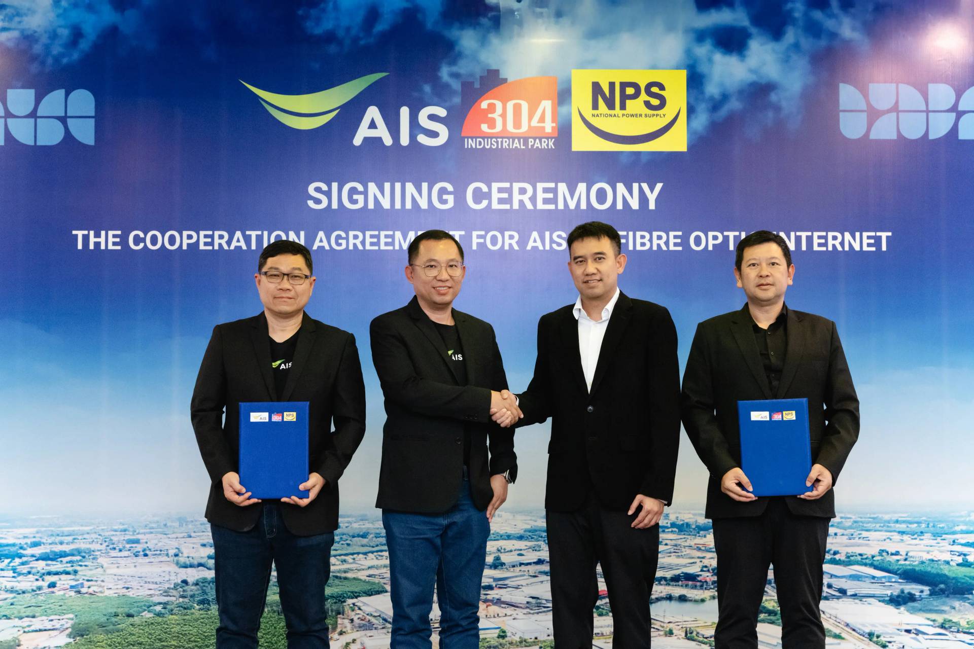 เอไอเอส จับมือ สวนอุตสาหกรรม 304 และ National Power Supply นำศักยภาพ AIS Fibre, 5G พร้อมโซลูชั่น Smart Meter ยกระดับสู่ Smart Industry 4.0 สวนอุตสาหกรรม 304 ร่วมแสดงความยินดีในพิธีวางศิลาฤกษ์โรงงานแห่งใหม่บริษัท ว่านหยวนทง อิเล็กทรอนิกส์ (ไทยแลนด์) จำกัด