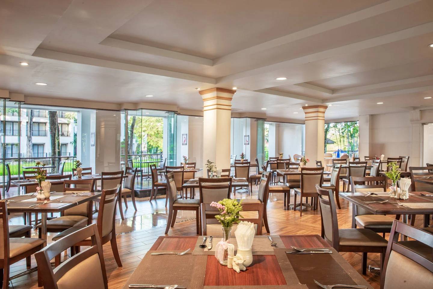 โรงแรมทวาราวดี